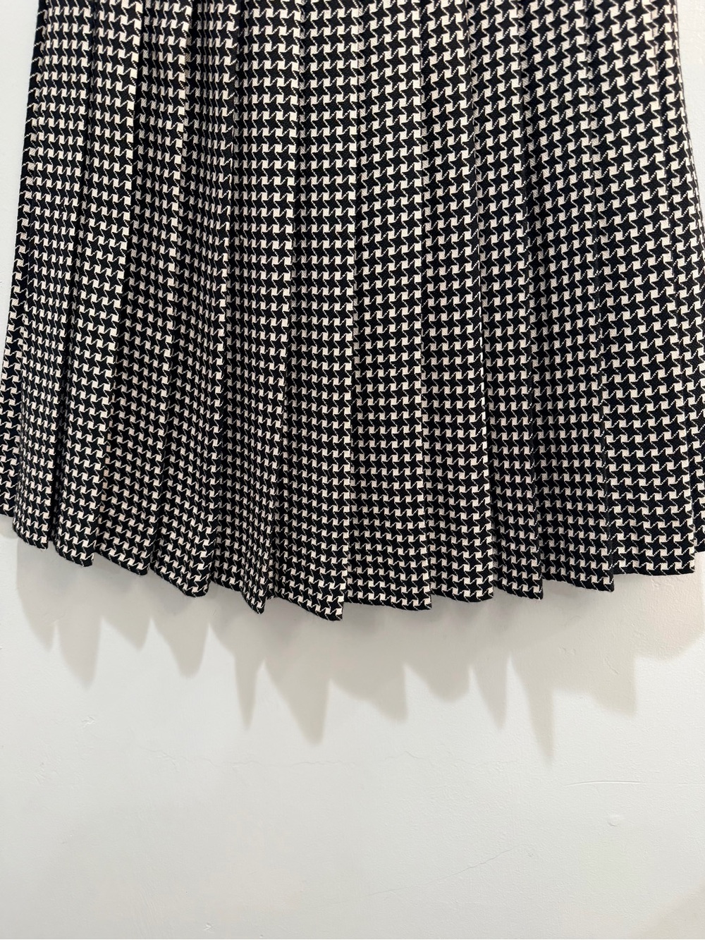 Vintage 70s Houndstooth Pleated Wool Midi Skirt Black White Handmade Lined Sz S - Picture 4 of 13